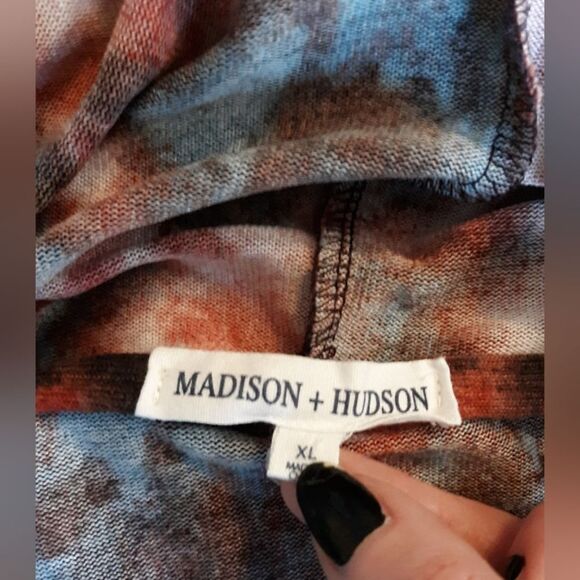 Madison + Hudson lightweight tie dye hoodie - Picture 2 of 4